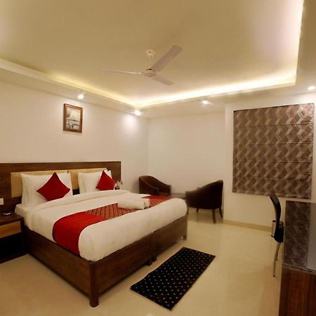 Hotel Peridot Near Igi Delhi Airport Nowe Delhi Zewnętrze zdjęcie