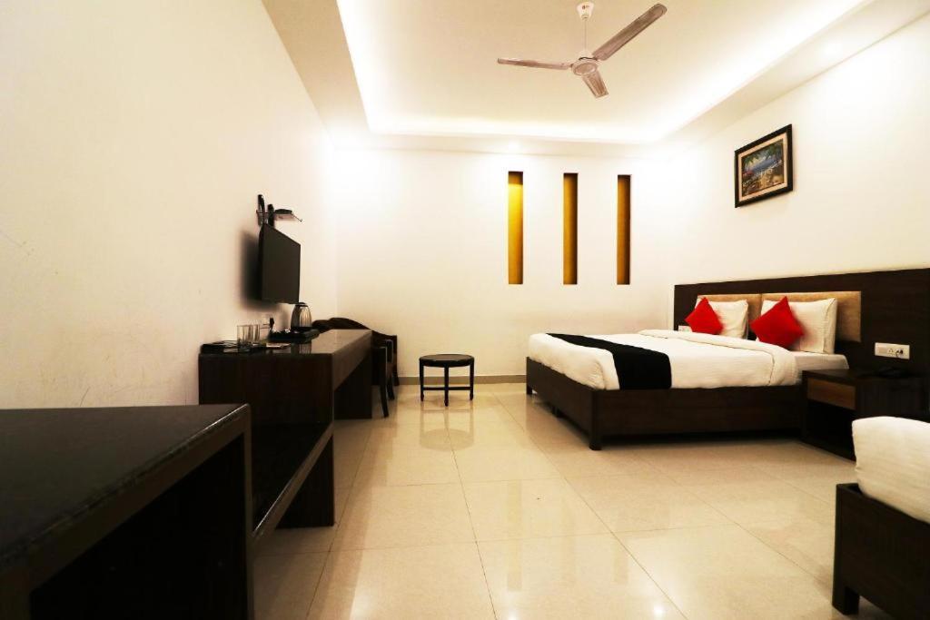 Hotel Peridot Near Igi Delhi Airport Nowe Delhi Zewnętrze zdjęcie
